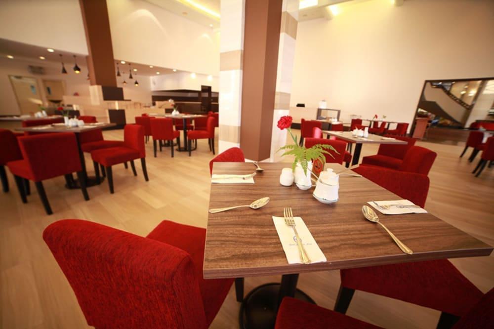 Grand Riverview Hotel Kota Bharu Ngoại thất bức ảnh